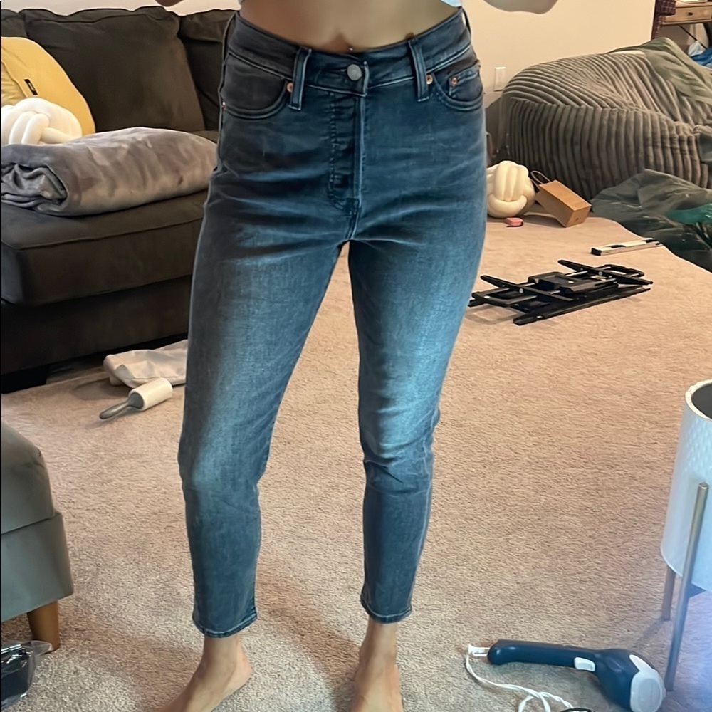 Levi's Charcoal Black Wedgie Skinny Ankle Cropped Jeans with Modern Fit